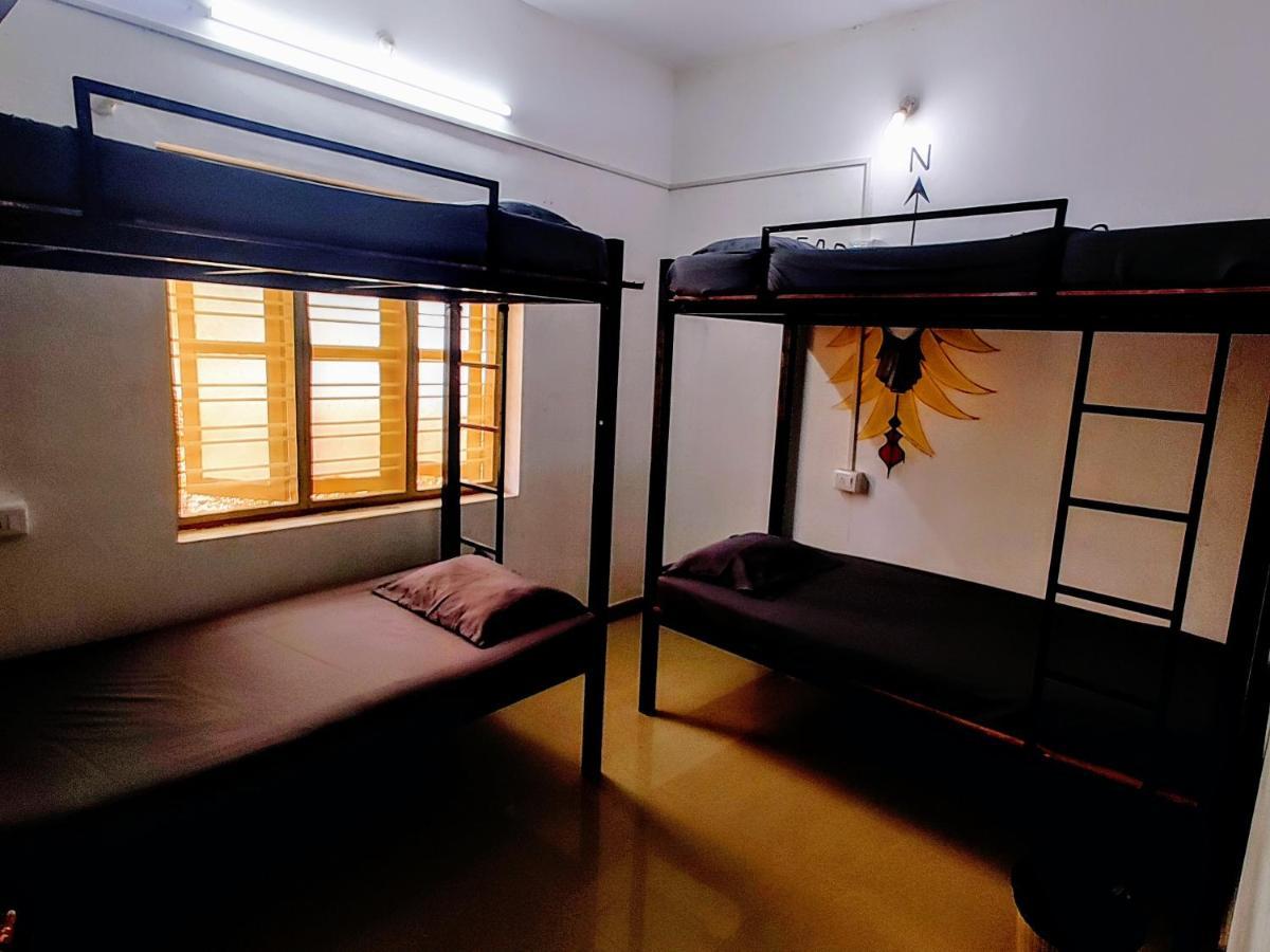 Gogonuts Hostel Варкала Екстер'єр фото